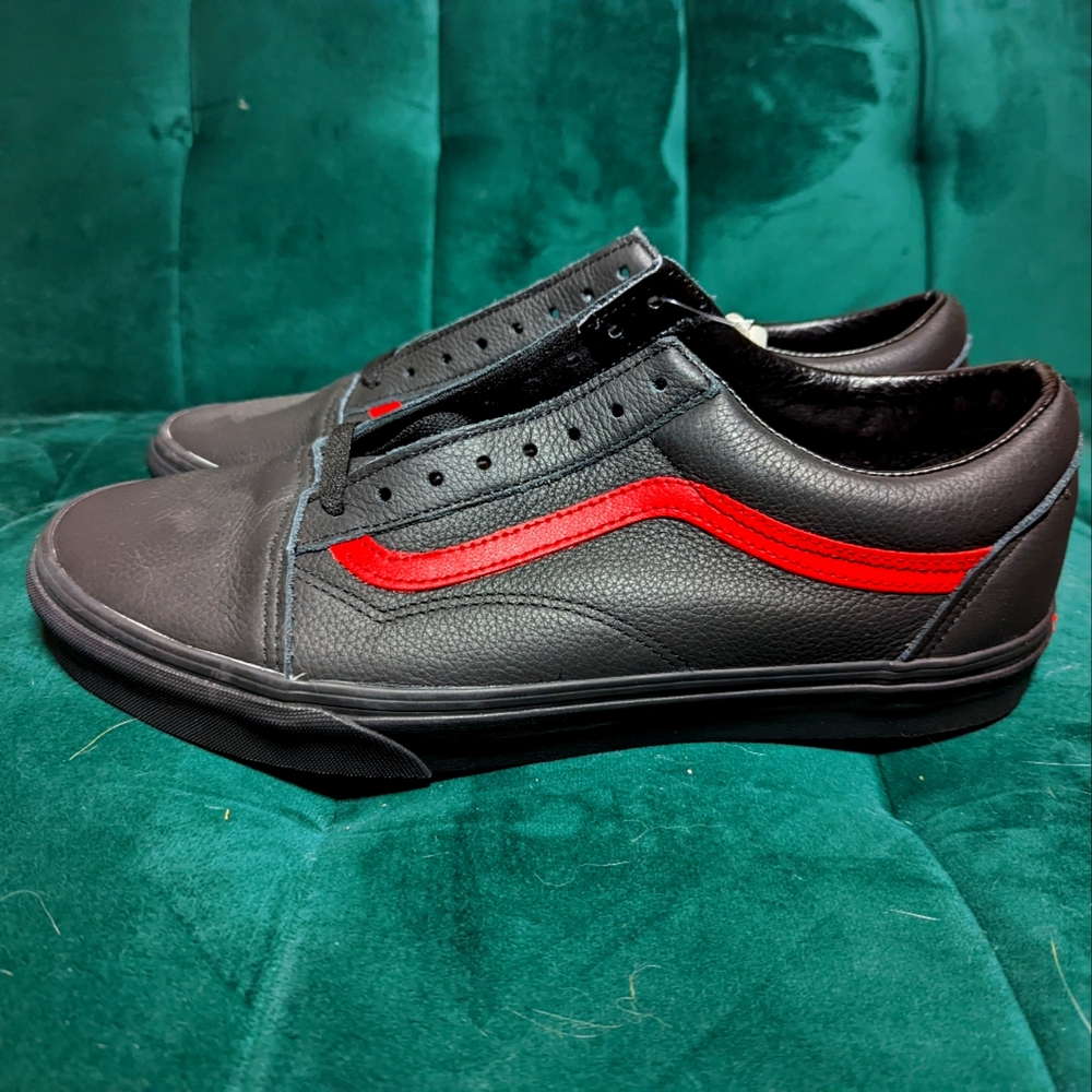 NWT Black leather Vans old skool 11.5